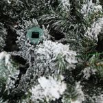 Заснеженная елка с шишками «ile Grande» (Литая+пвх) 210 см / 2,1 м