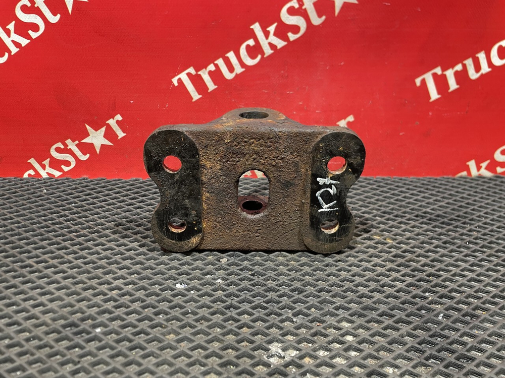 Кронштейн рессоры передней