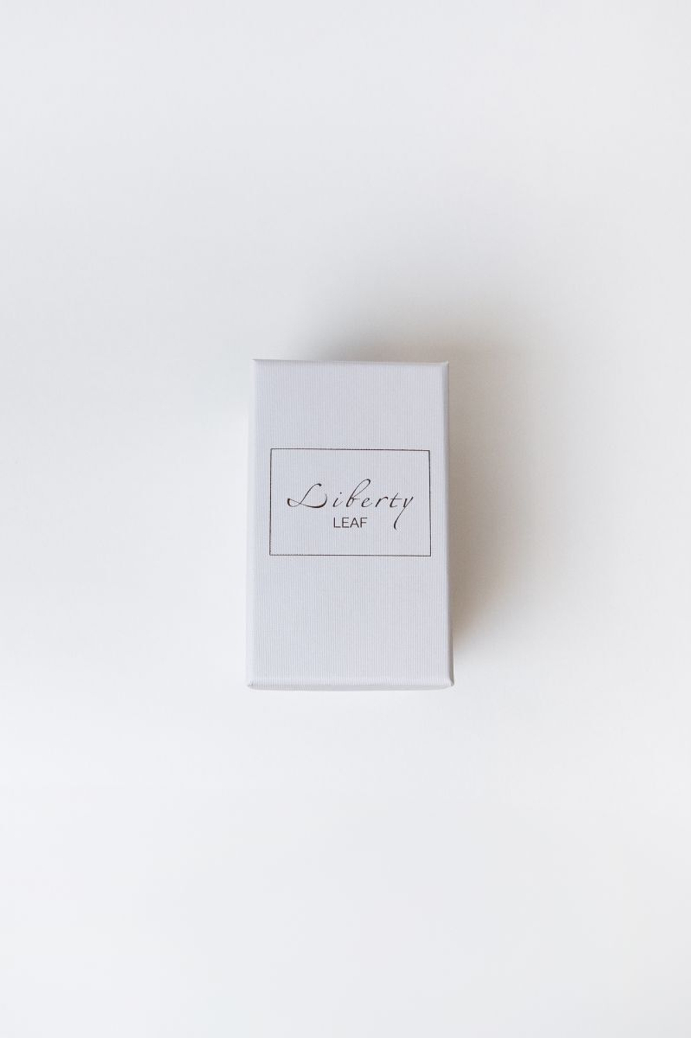 Клиторальный вибратор Lola Games Leaf – кулон, 7,2 см