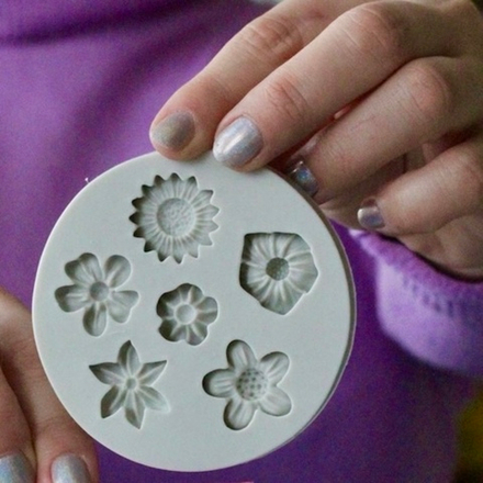 Молд Силиконовый "Цветочки в круге"