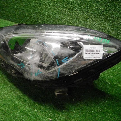 Битая Фара левая Mercedes CLA w117 C117 (2016-2019) LED