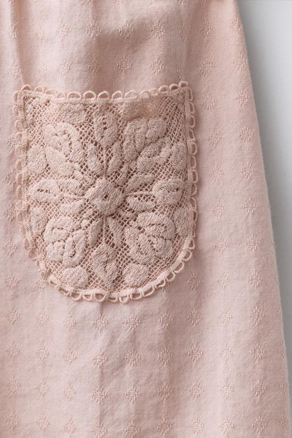 ZARA ПЛАТЬЕ И ТРУСИКИ С КРУЖЕВОМ, ПУДРОВО-РОЗОВЫЙ