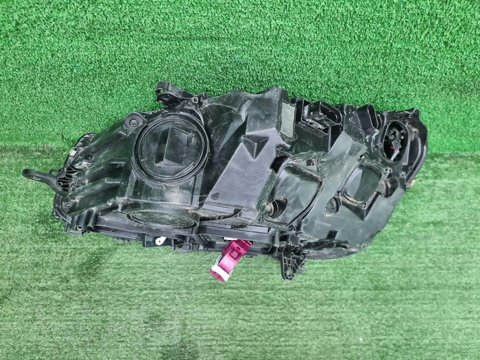 Фара правая Mercedes S W223 (20-нв) Digital Light