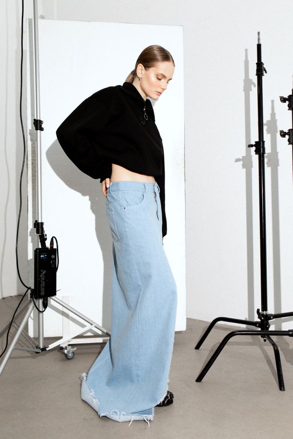 Кроп свитшот с молнией