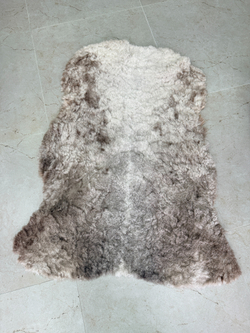 Шкура коврик меховой прикроватный овчина, 100х65 см.