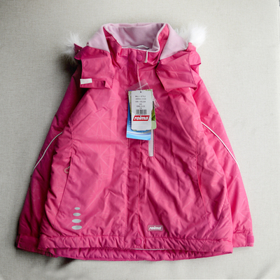 Куртка с мехом на капюшоне и карманами на молнии