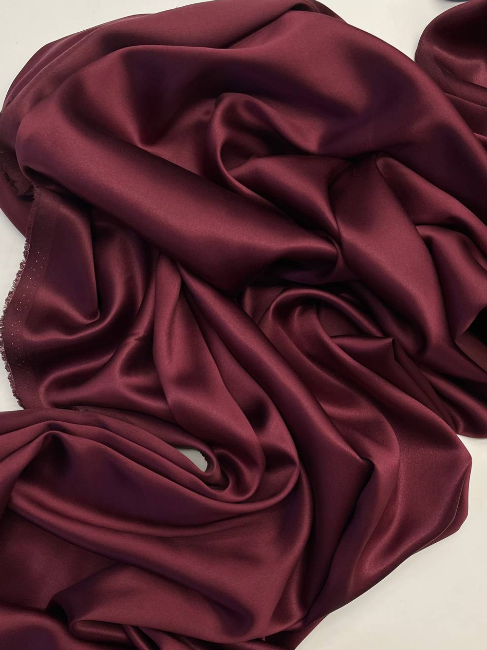 Шелк атласный вишневый