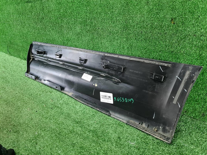 Накладка двери зад. правая Mercedes GLB X247 19-нв