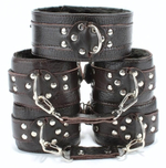 Набор коричневых фиксаторов: наручники с мехом, наножники и ошейник (Цвет: коричневый)