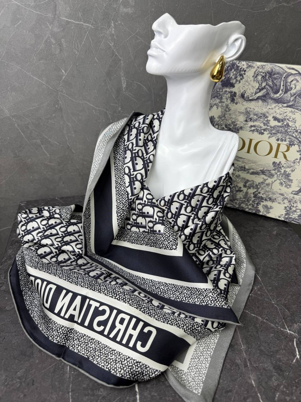 Платок Christian Dior