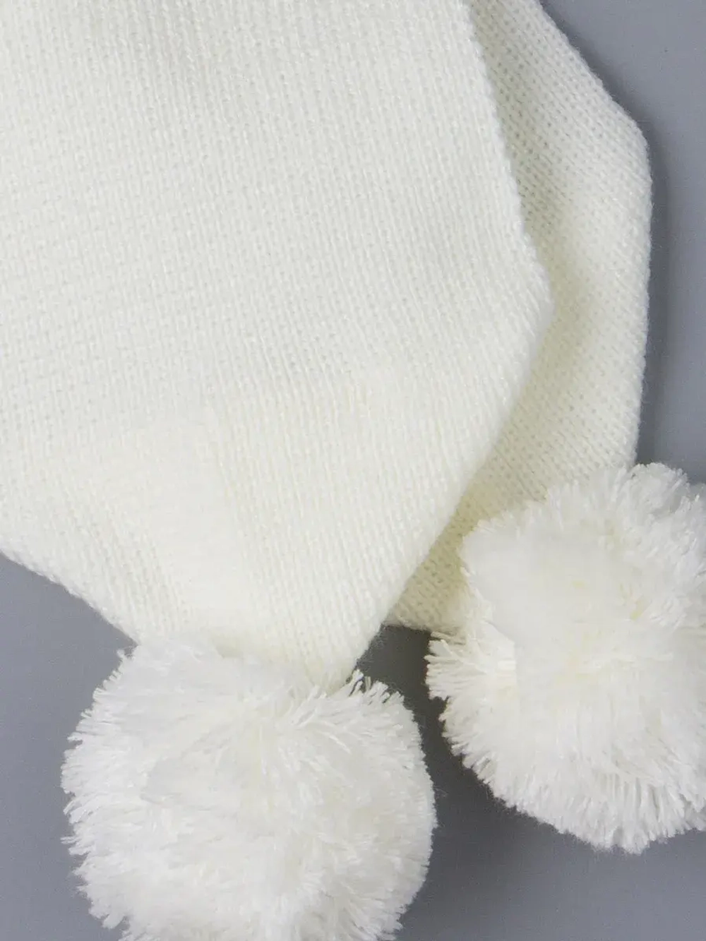 Шарф зимний вязаный с помпонами для детей