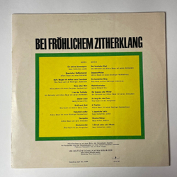 Винтажная виниловая пластинка LP Сборник Под Веселые Звуки Гитары Bei Frohlichem Zitherklang (ГДР 1981)