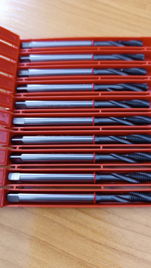 Метчик машинный  тв.спл.  М6 DIN371-С 6H V40 VHM TiALN Red box ADK247-060