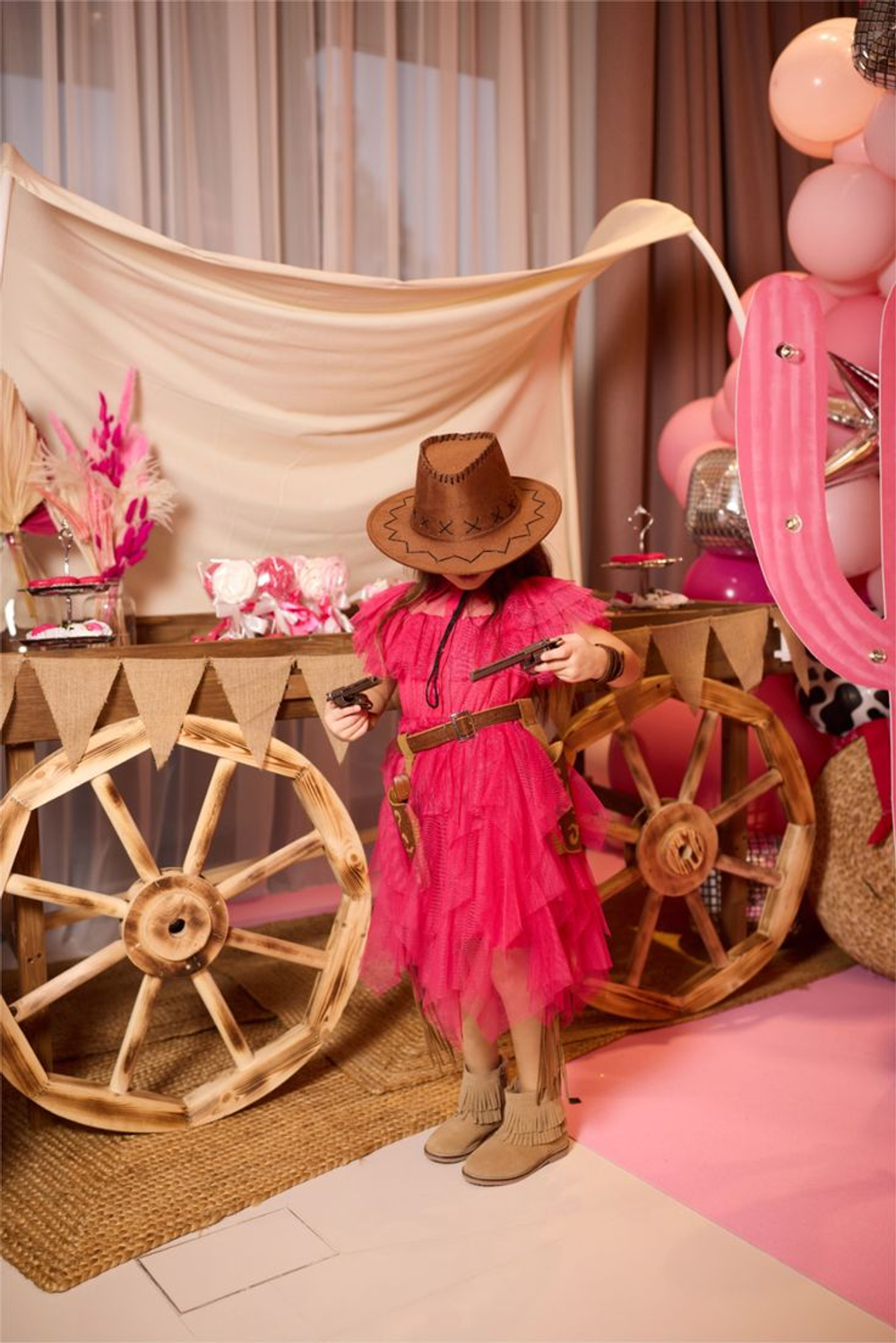 Ковбойская телега с крышей в аренду