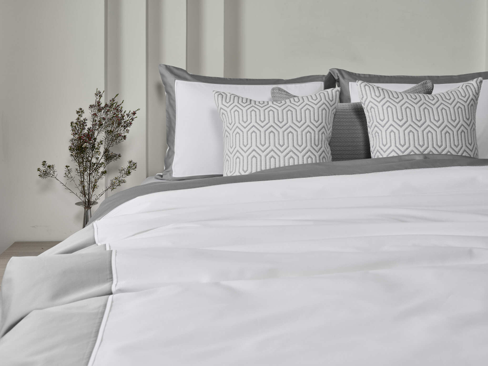 Постельное белье cемейное Сlaire&Caroll Frame белое с серым