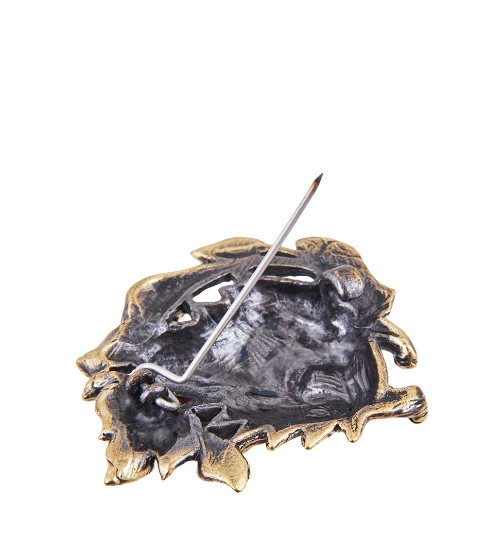 AM-3791 Брошь «Ежик с яблочком наливным» (латунь, янтарь)