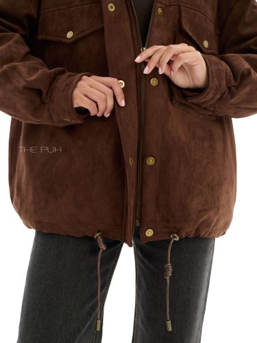 Объемная парка коричневого цвета из замши