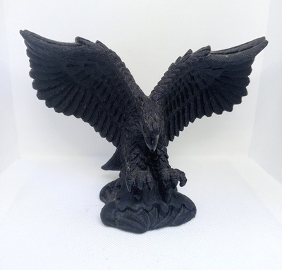Статуэтка орла из черного агата