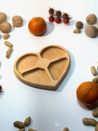 Менажница "Сердце" на 4 секции