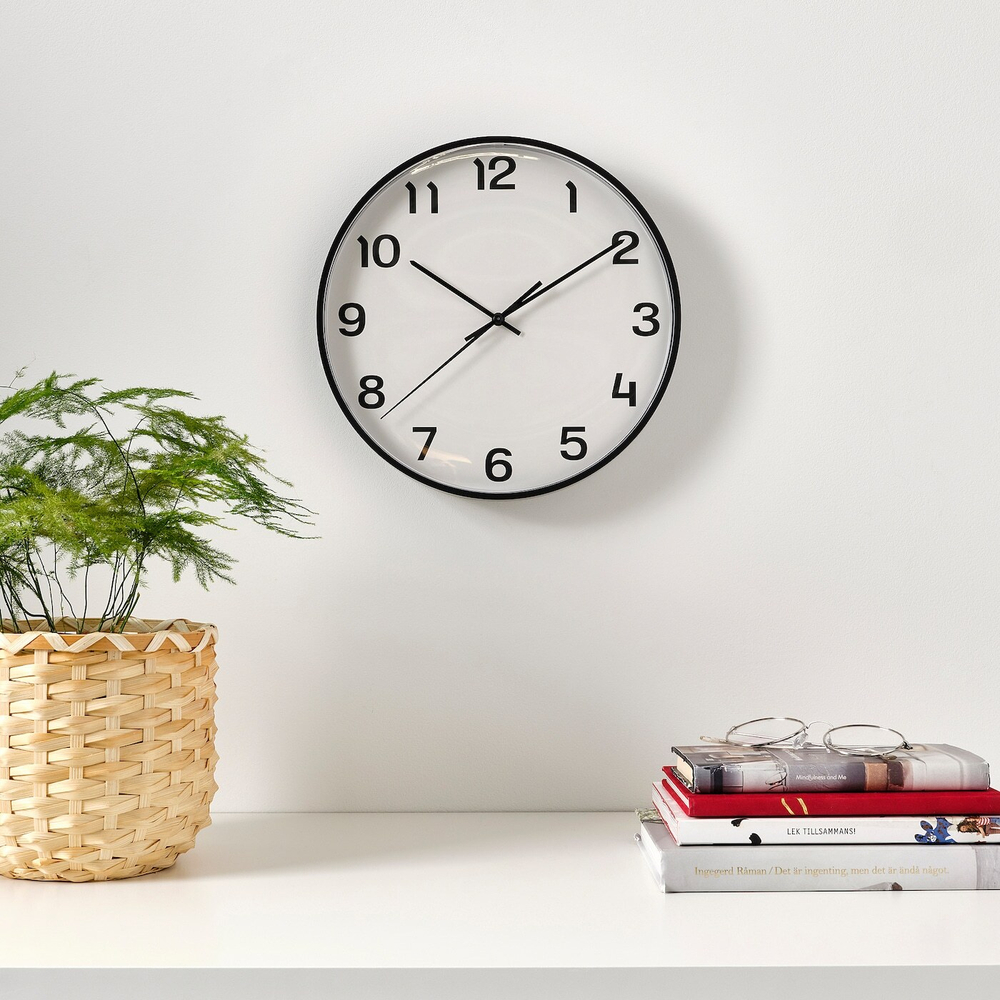 IKEA PLUTTIS  (ИКЕА ПЛУТТИС)  -  Настенные часы, черные, 28 см