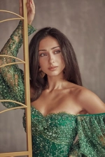 Платье с объемными рукавами