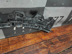 Кронштейн накладки крыла задний правый Mazda CX-30 19-нв Б/У Оригинал DFR5B0011