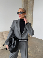 Костюм с укороченным пиджаком и резинкой