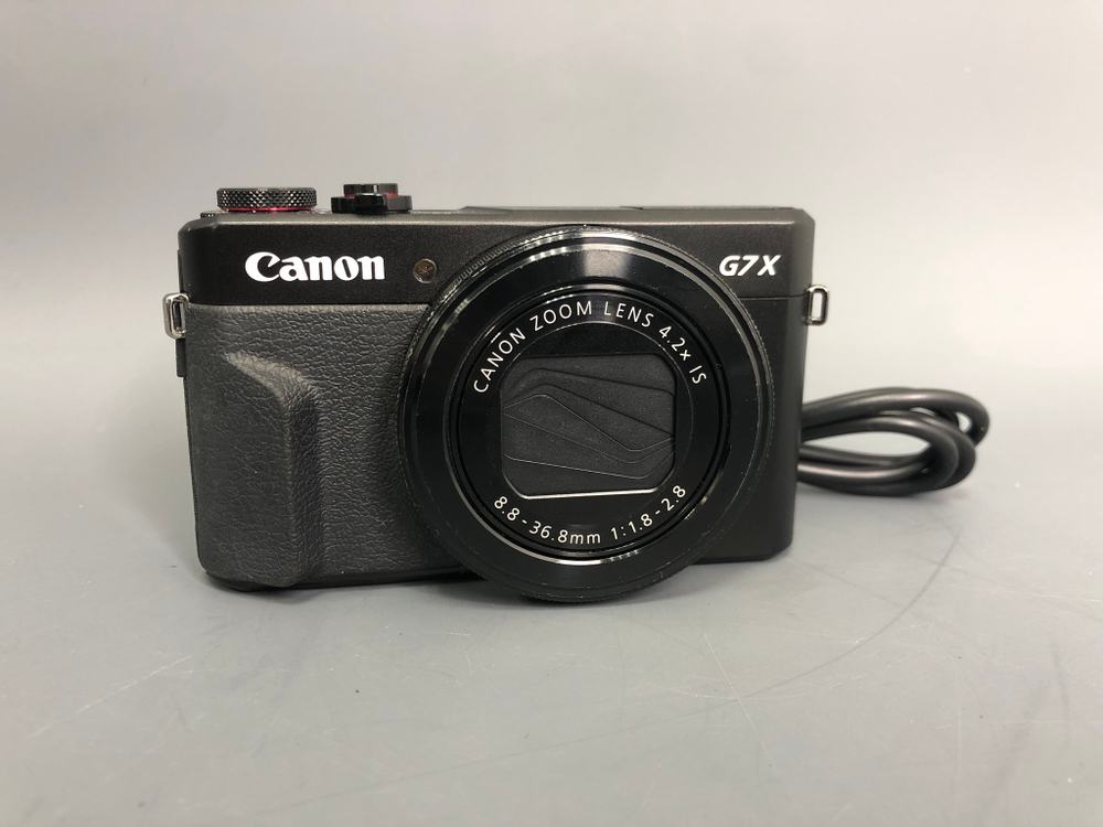 Canon G7X Mark II