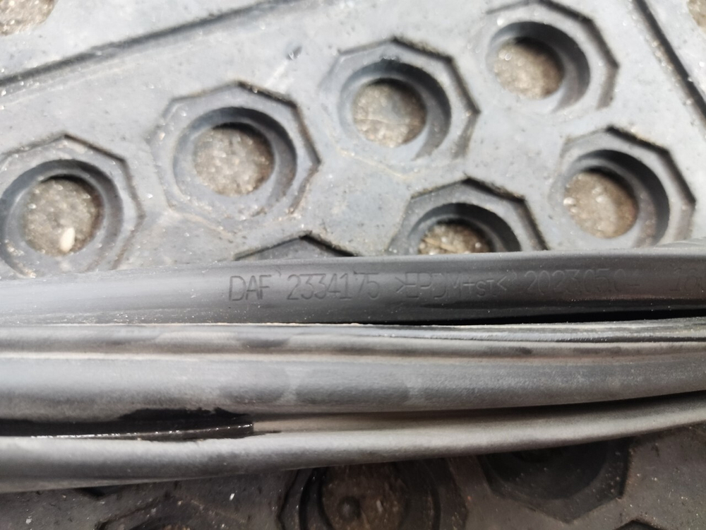 Уплотнитель инструментального ящика 2023г