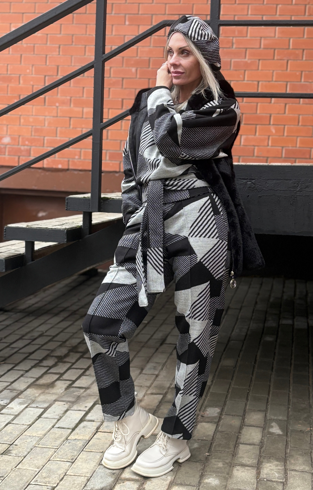 Брюки со стрелкой / чб