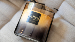 Свеча ароматическая 1.8кг Victoria with Love Fade black