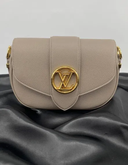 Сумка Louis Vuitton Pont 9 Soft PM светло-серый
