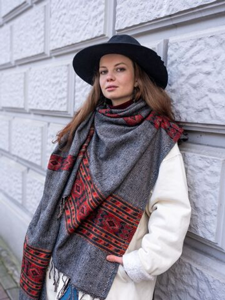 Шарф теплый с этно орнаментом
