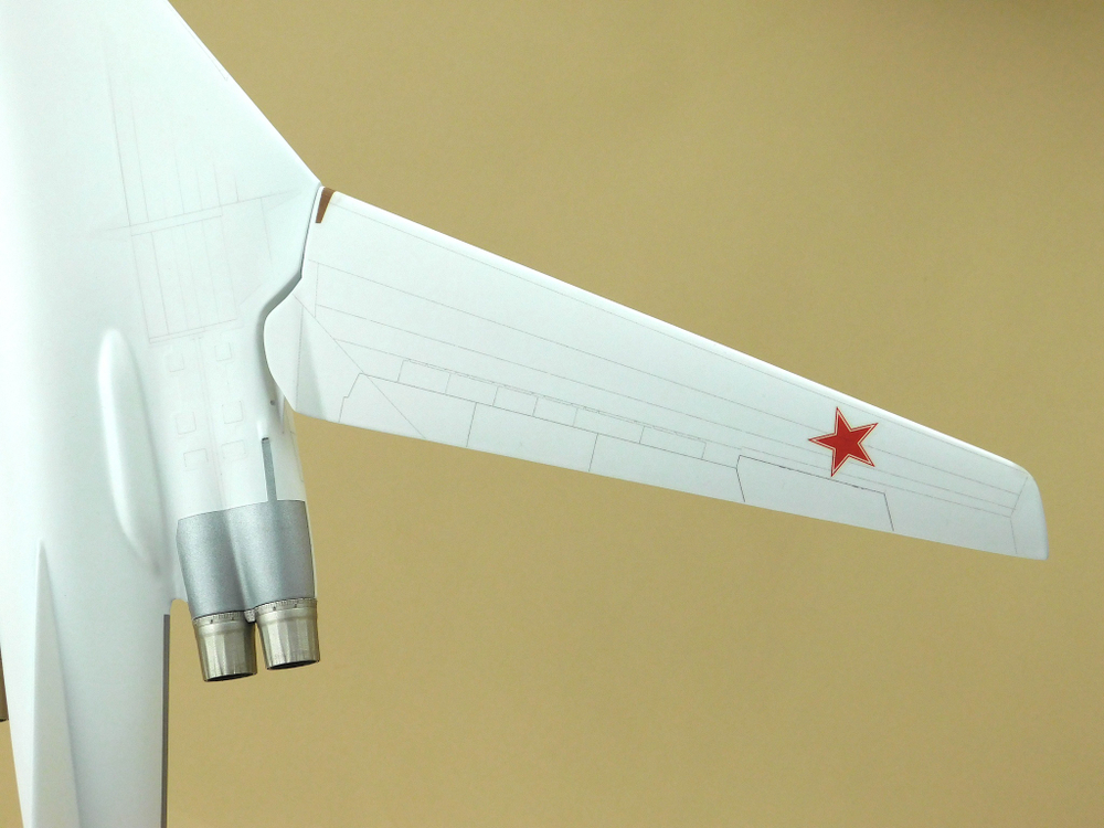 Модель самолета Ту-160М (М1:100, 06,RF-94105, Илья Муромец)