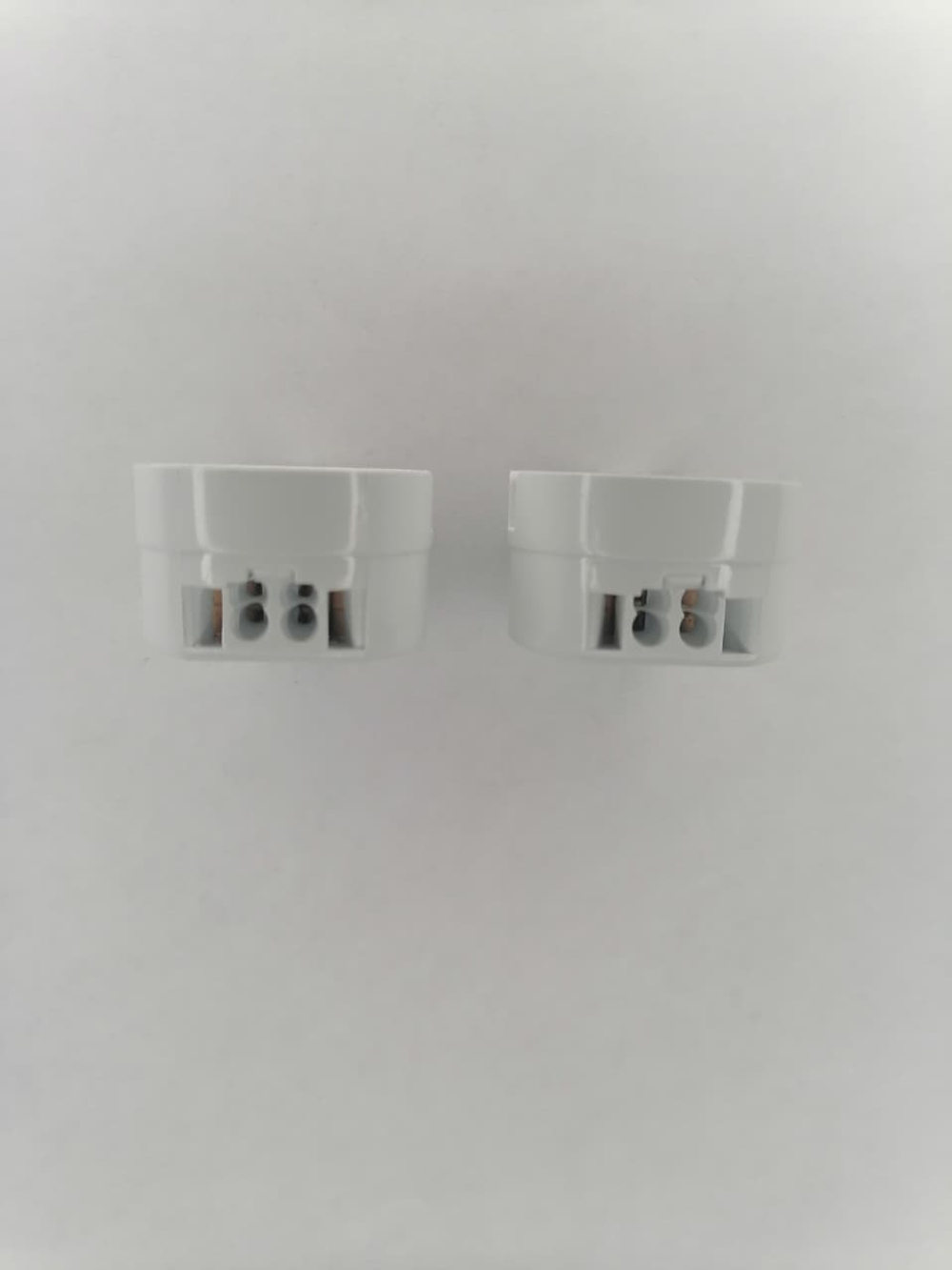 Патрон G13 2 штуки под винтик внутри белый