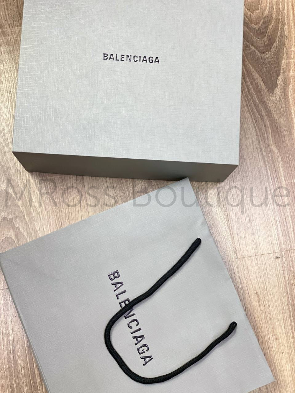 Box balenciaga best sale