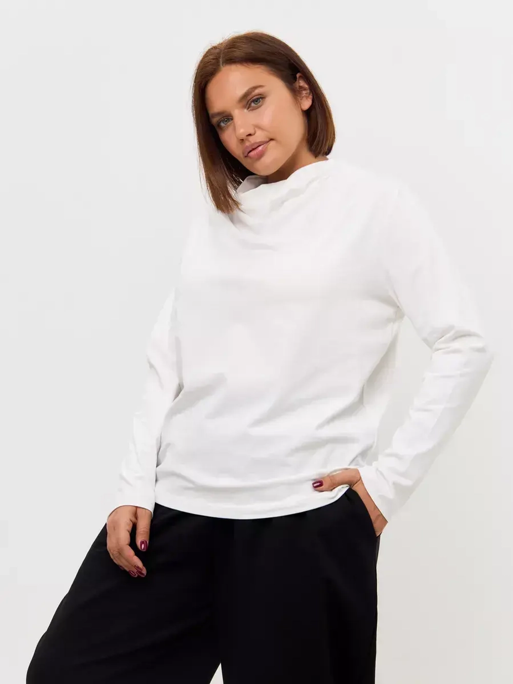 Лонгслив с цельнокроеным воротником