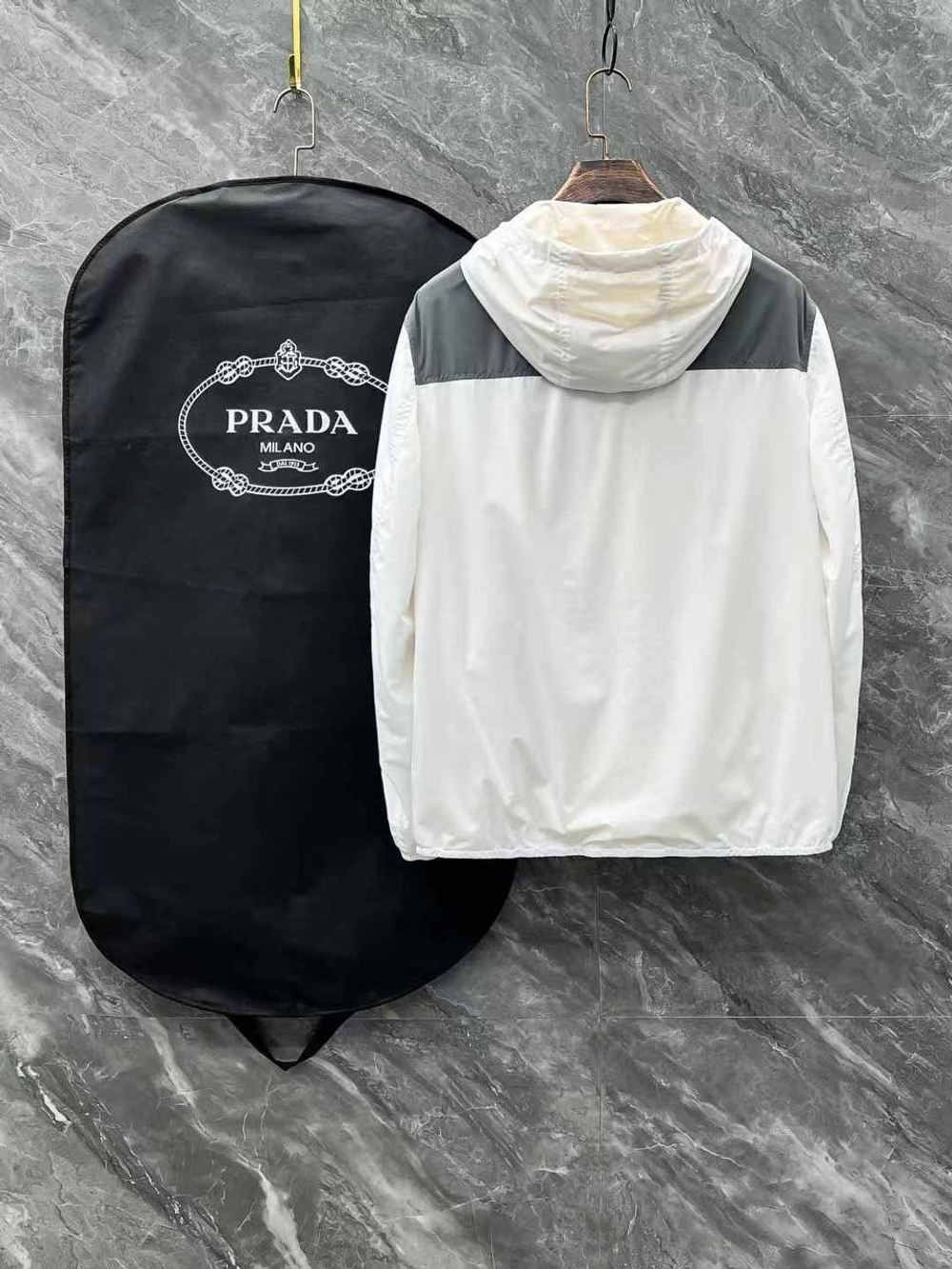 Ветровка Prada