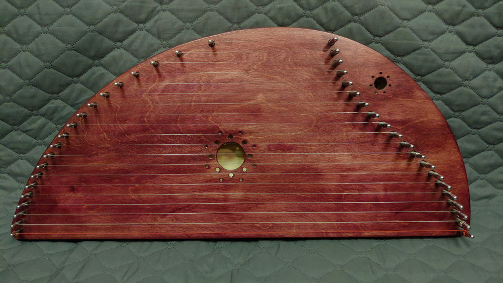 Гусли шлемовидные из простых пород дерева без подлокотника