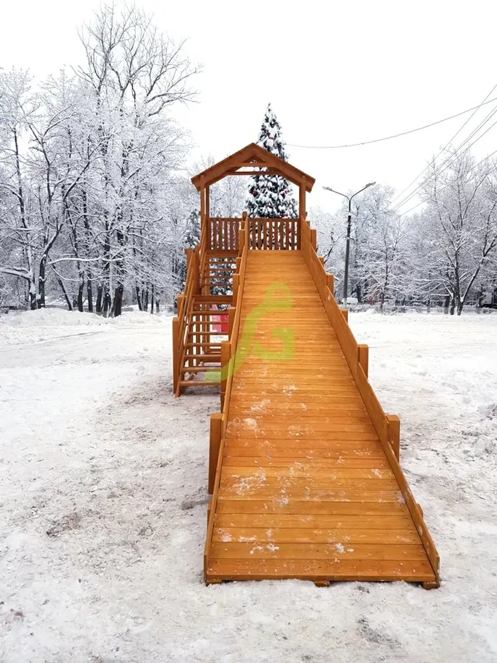 Зимняя горка Snow Fox (Домик), скат 10 м