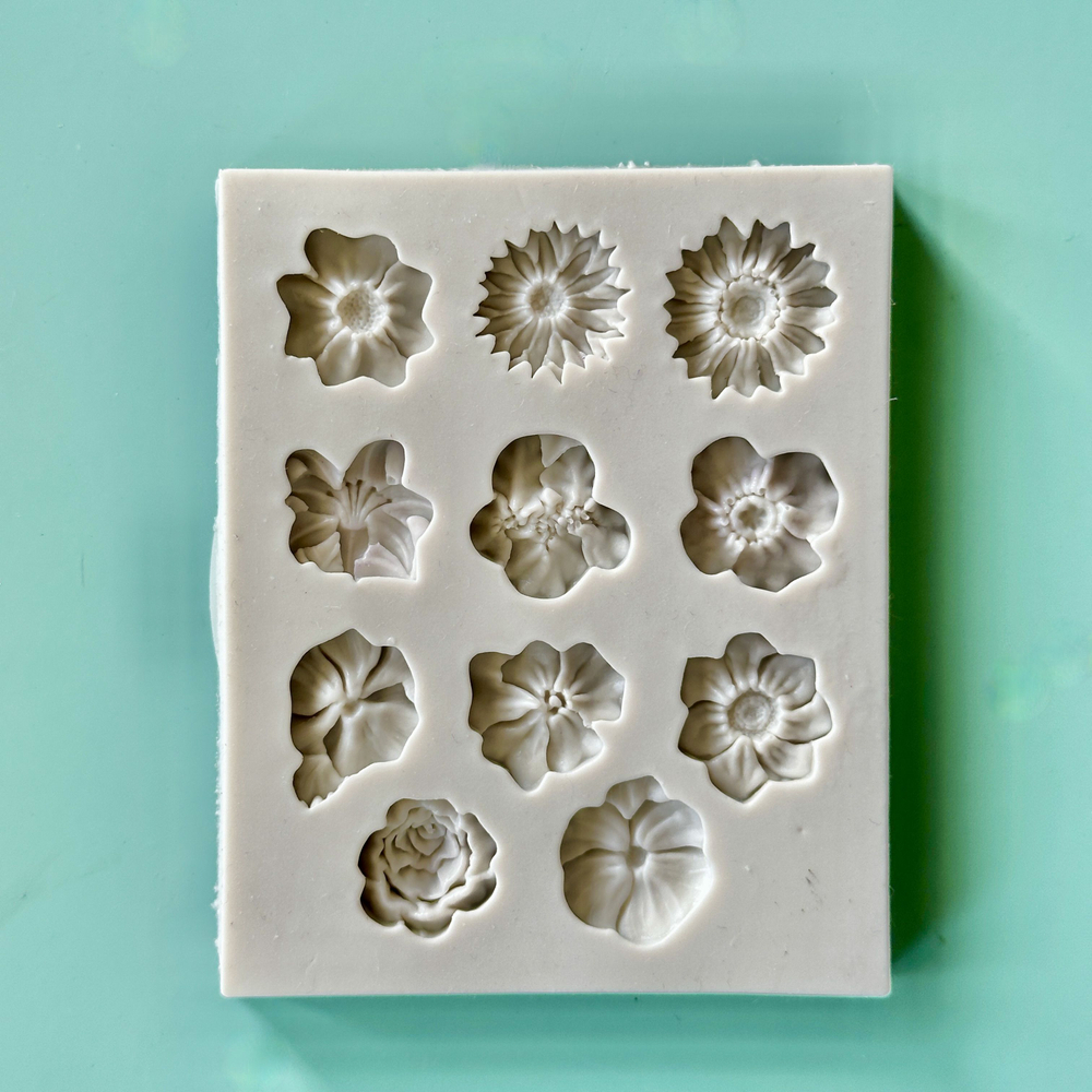 Молд силиконовый для лепки и творчества "Цветочки" 9 * 11 см