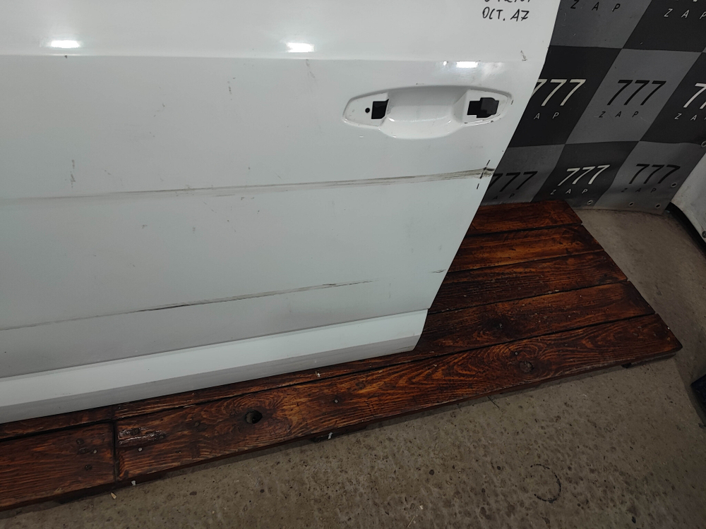 Дверь передняя левая Skoda Octavia 3 (A7) 13-20 Б/У Оригинал 5E0831055A