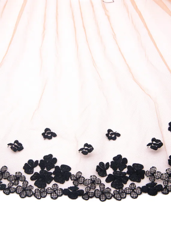 05-103 Вышивка на неэл. сетке 21 см, бежевый/черный