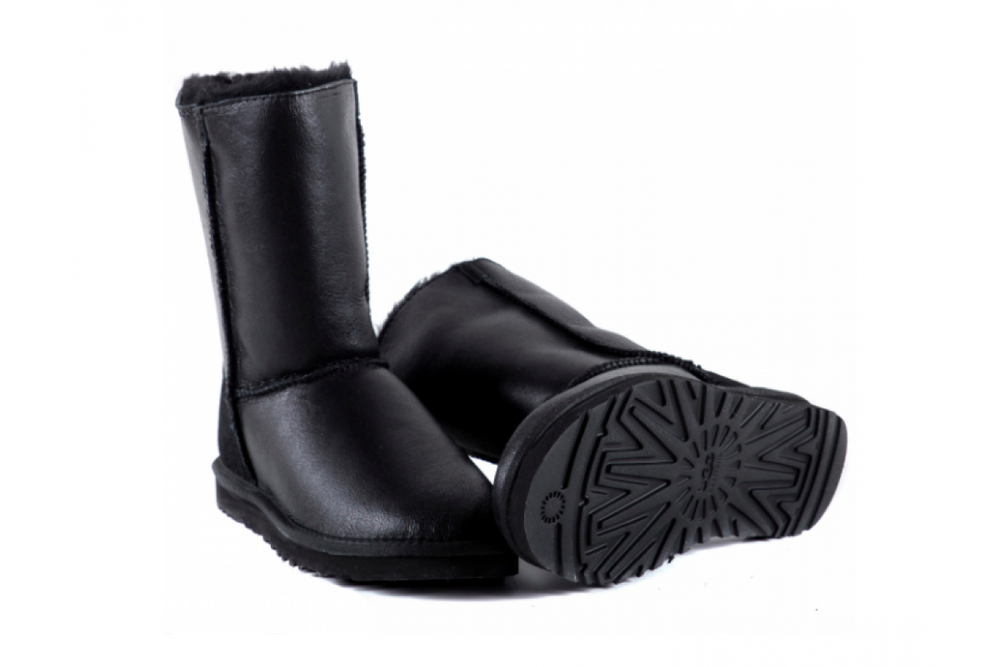 UGG Classic Short Zip Metallic Black