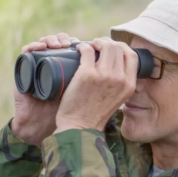 Бинокль Canon 10x42 L IS WP