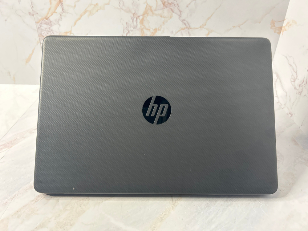 Ноутбук HP 15-dw1055ur. CPU: Pentium R 6405U, RAM: 4GB, SSD: 128GB, GPU: Intel UHD Graphics, OS: Win11, LCD: 15,6 1366/768, Состояние: B1