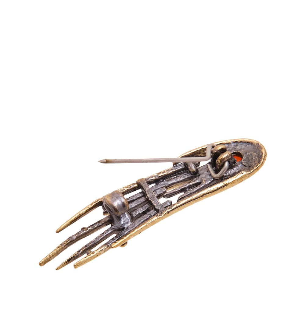 AM-3451 Брошь «Комета Вольфа» (латунь, янтарь)