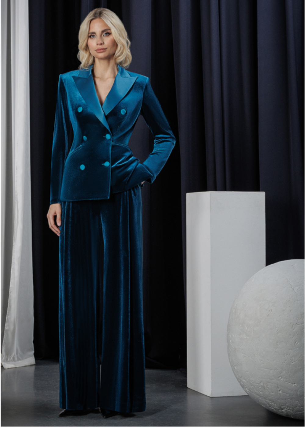 18-01-24 SS Костюм брючный бархатный