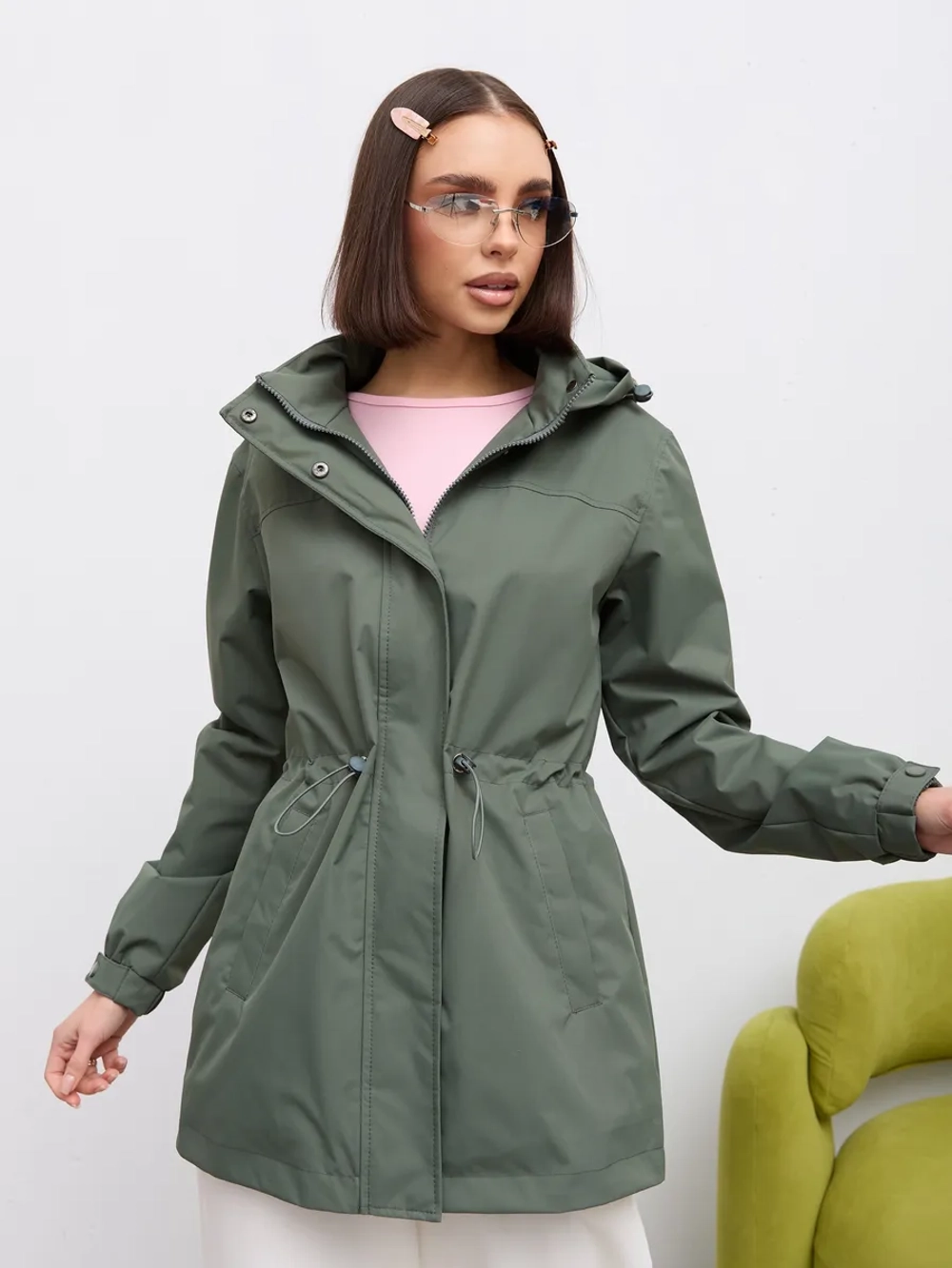 Ветровка с капюшоном удлиненная