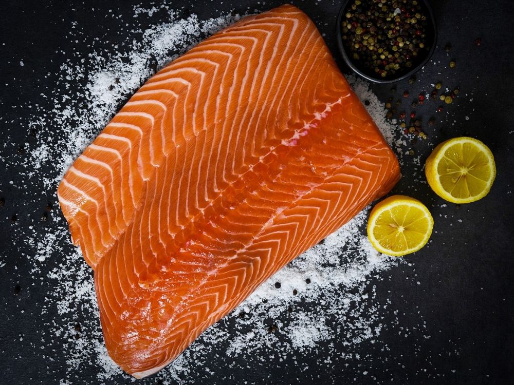 Филе лосося слабой соли 3 100 руб/кг